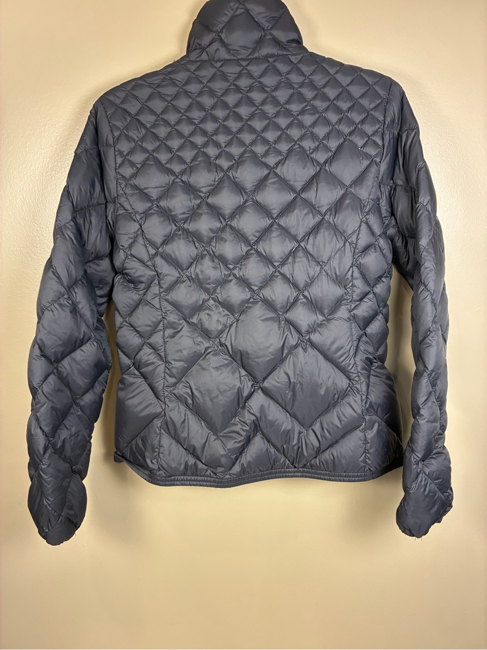 MICHAEL Michael Kors Quilted Lightweight Packable Puffer Down Fill Jacket - Picture 10 of 13